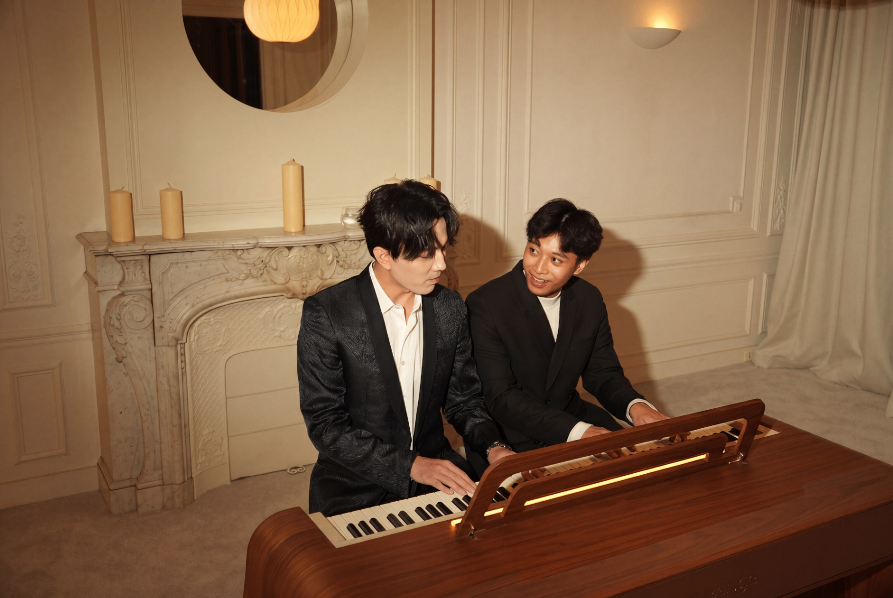 Dimash Qudaibergen with Van Toan LAM at the piano during their UGC collaboration